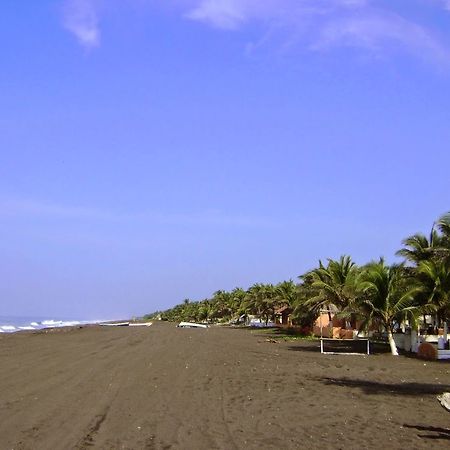 Tortugas Place Hotel Y Bungalos Monterrico Eksteriør bilde