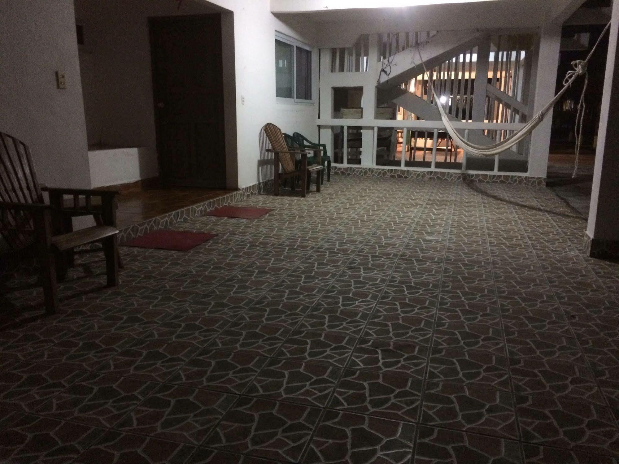 Tortugas Place Hotel Y Bungalos Monterrico Eksteriør bilde